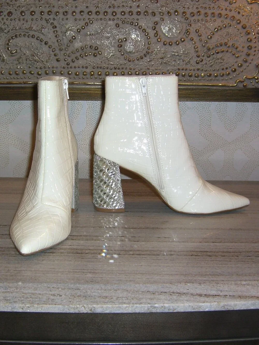 NIB BETSEY JOHNSON WHITE EMBELLISHED HEEL ANKLE BOOTS 7.5M